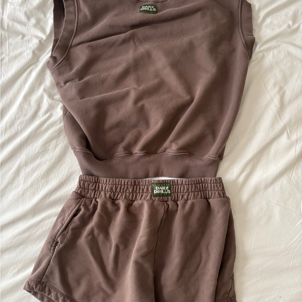Daily Drills Mocha Set | V-Neck Crew and Super Shorts | M/L